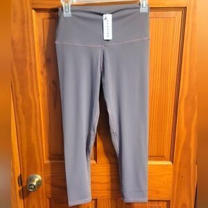 Women's NWTS Cropped Grey Leggings